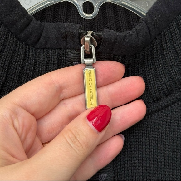 Dale of Norway Olympics Vancouver 2010 Wool Sweater Size Medium Black Fair Isle - Picture 8 of 10